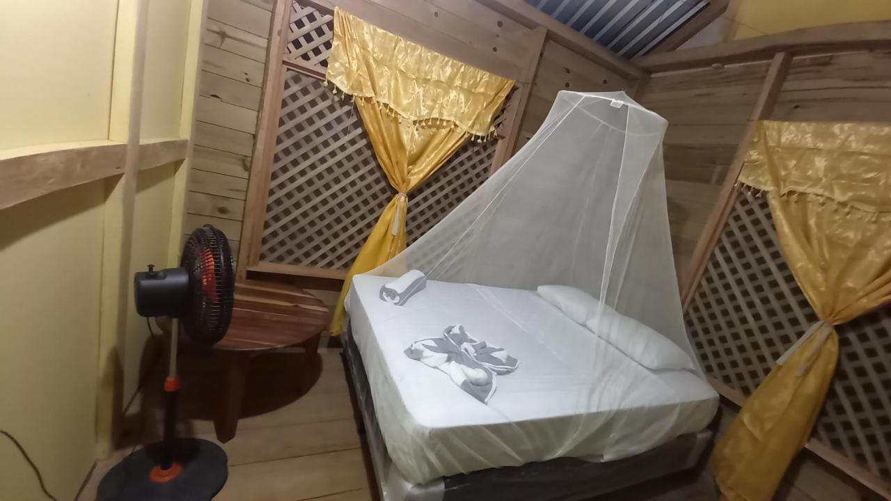 Casa Manati Otel Lívingston Dış mekan fotoğraf