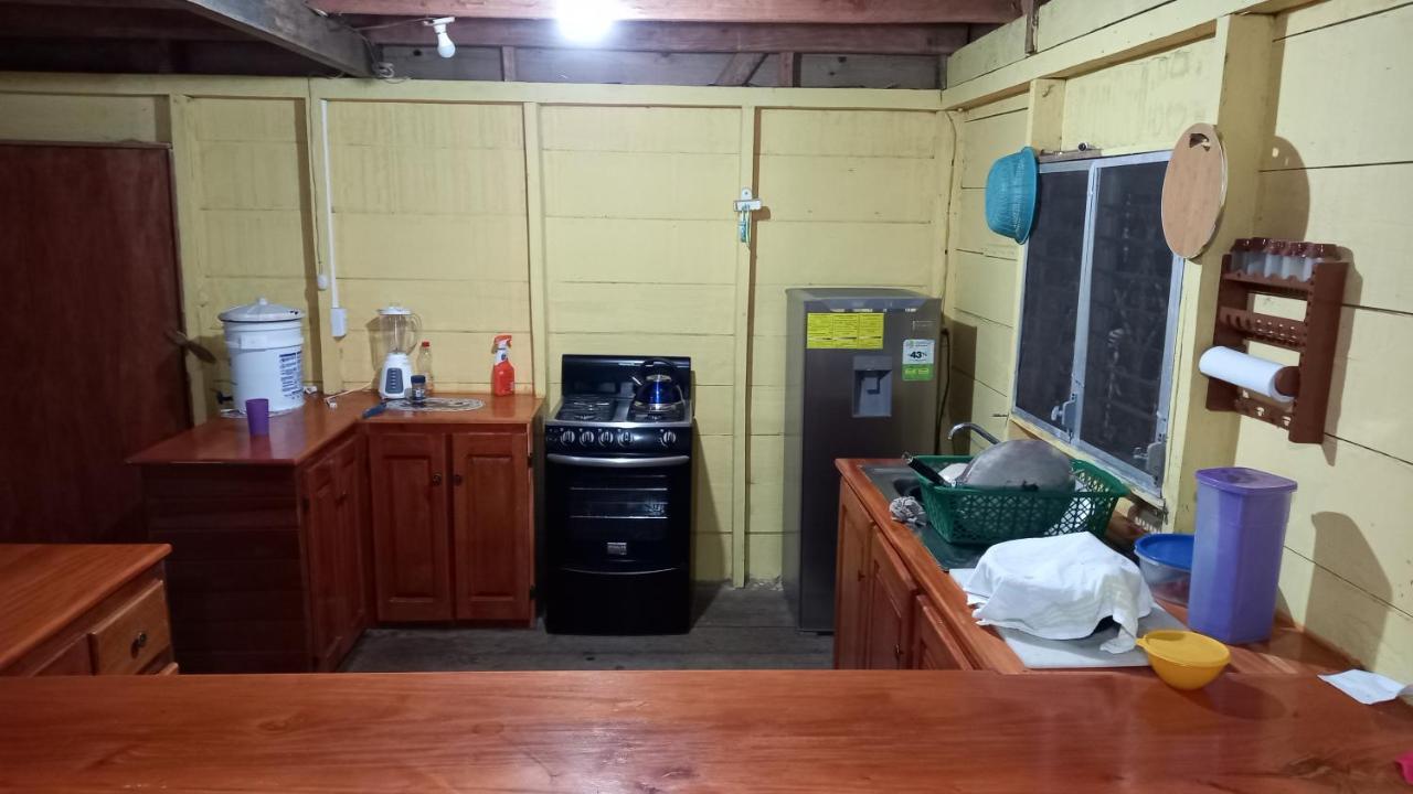 Casa Manati Otel Lívingston Dış mekan fotoğraf