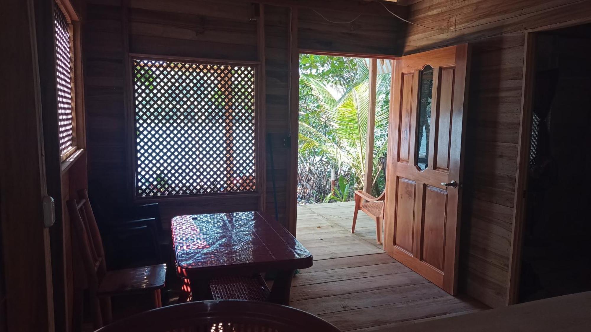 Casa Manati Otel Lívingston Dış mekan fotoğraf