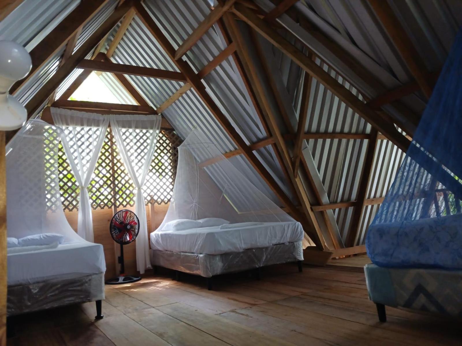 Casa Manati Otel Lívingston Dış mekan fotoğraf