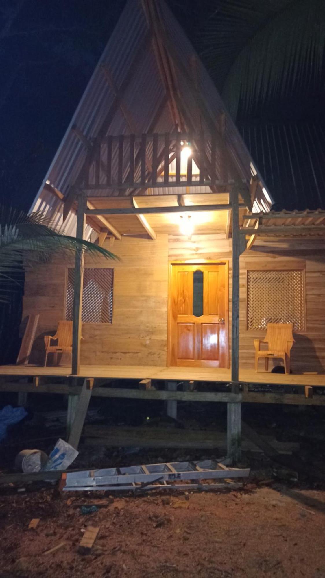 Casa Manati Otel Lívingston Dış mekan fotoğraf